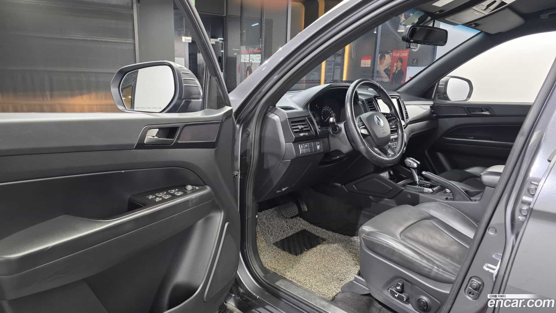 Rexton KG Mobility 2019.10-INNER-010