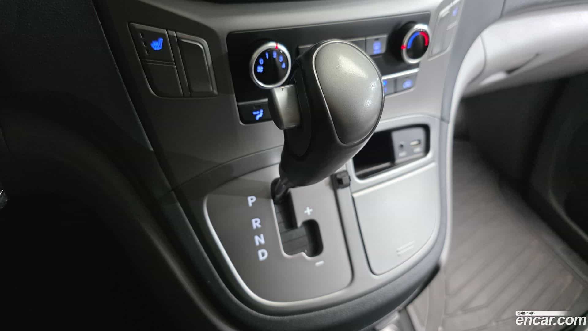 Starex Hyundai 2018.11-INNER-009