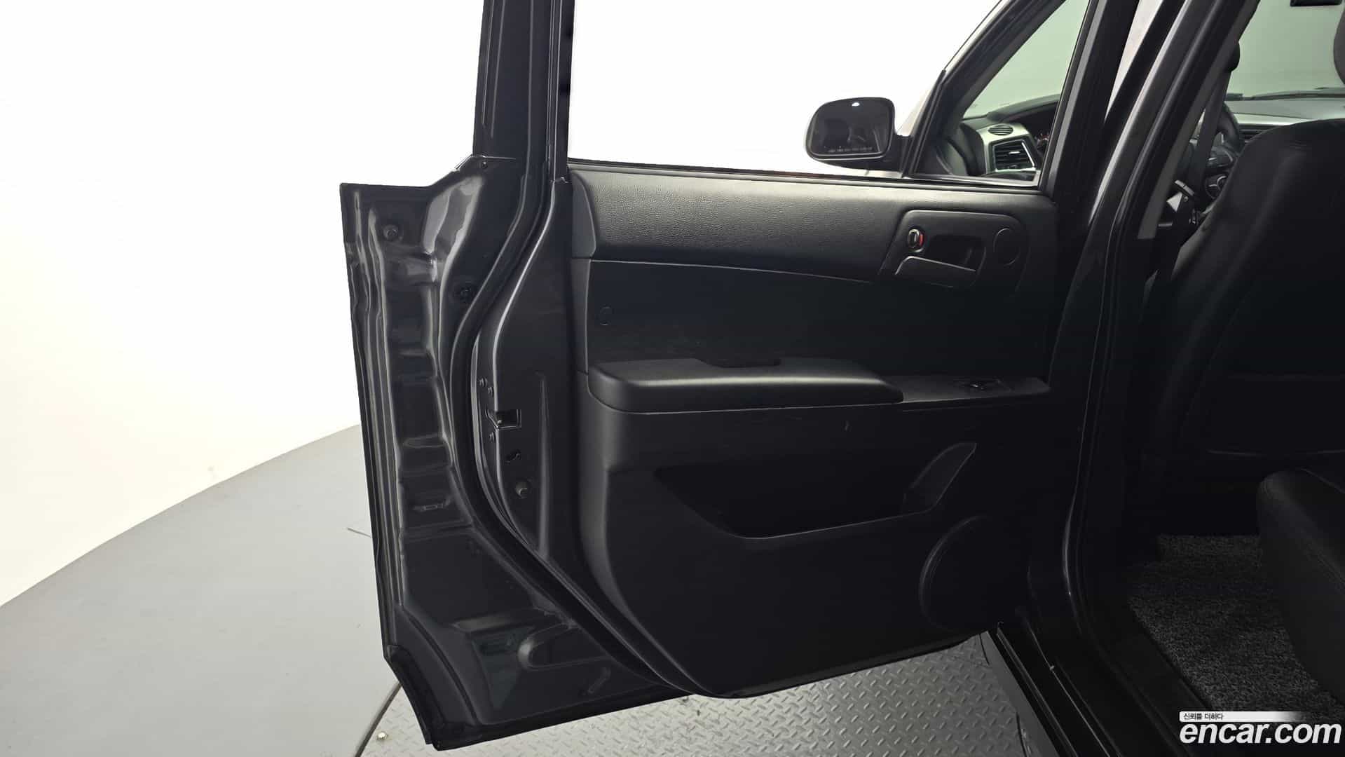 KORANDO KG Mobility 2017.2-INNER-035