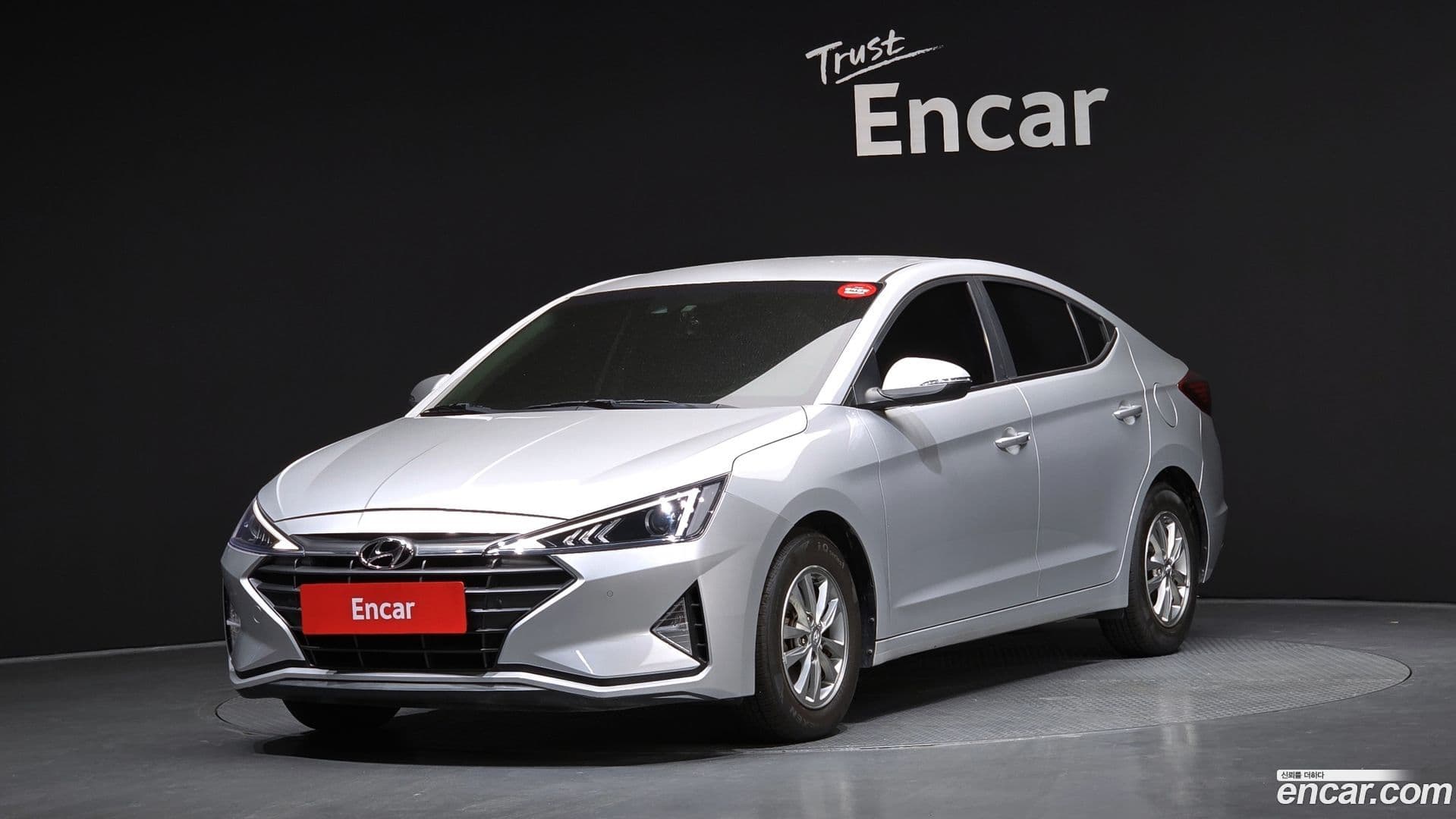 Main__Slider__Photo:AVANTE Hyundai 2019.4-0