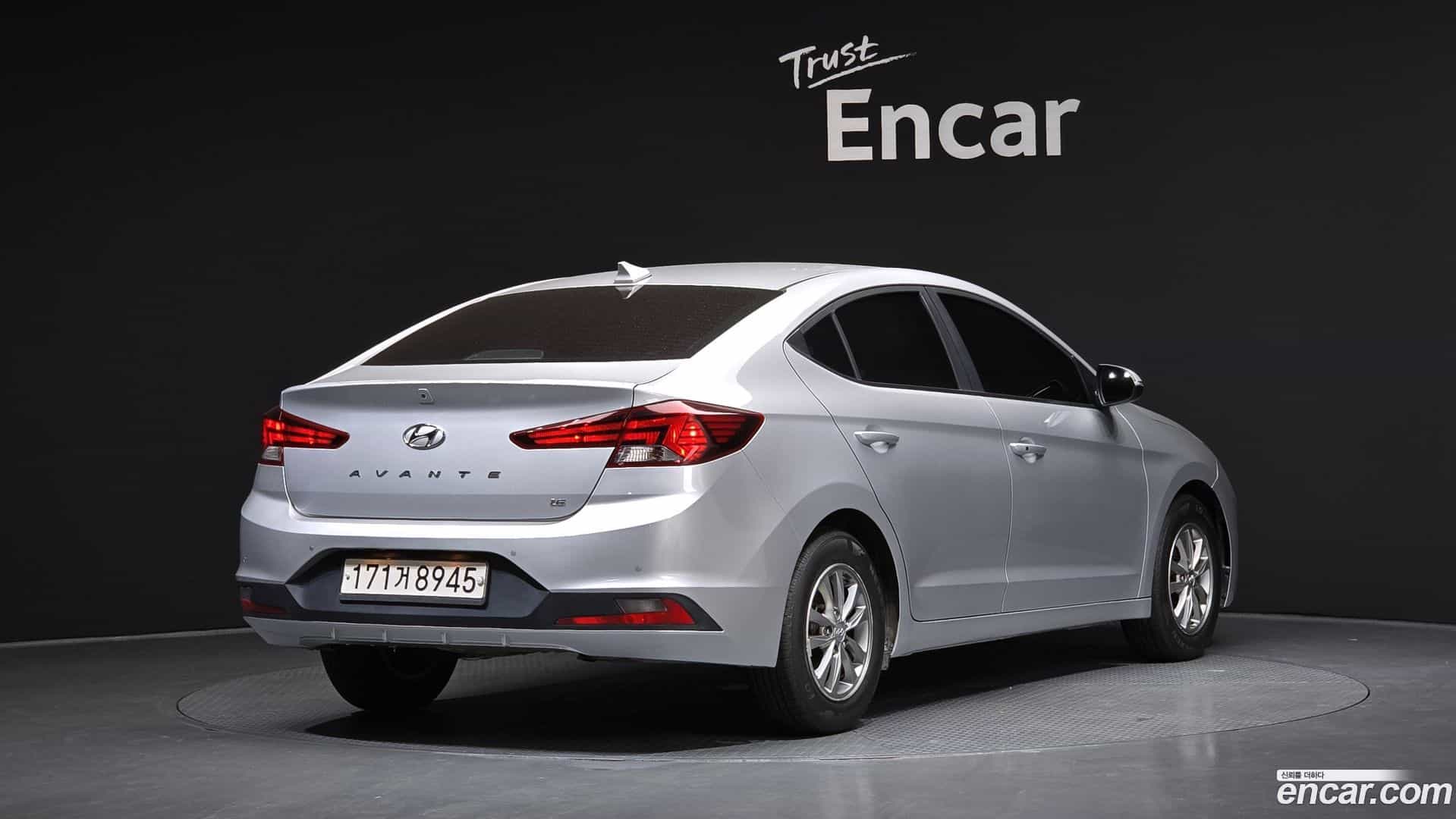 AVANTE Hyundai 2019.4-OUTER-002