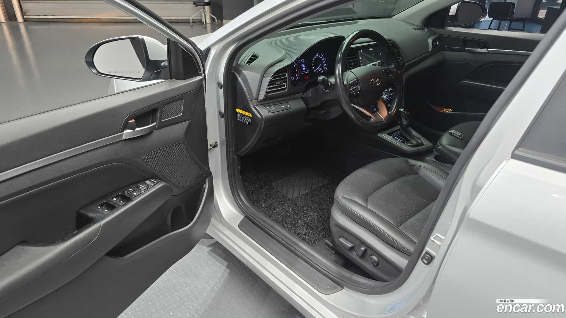 AVANTE Hyundai 2019.4-INNER-010