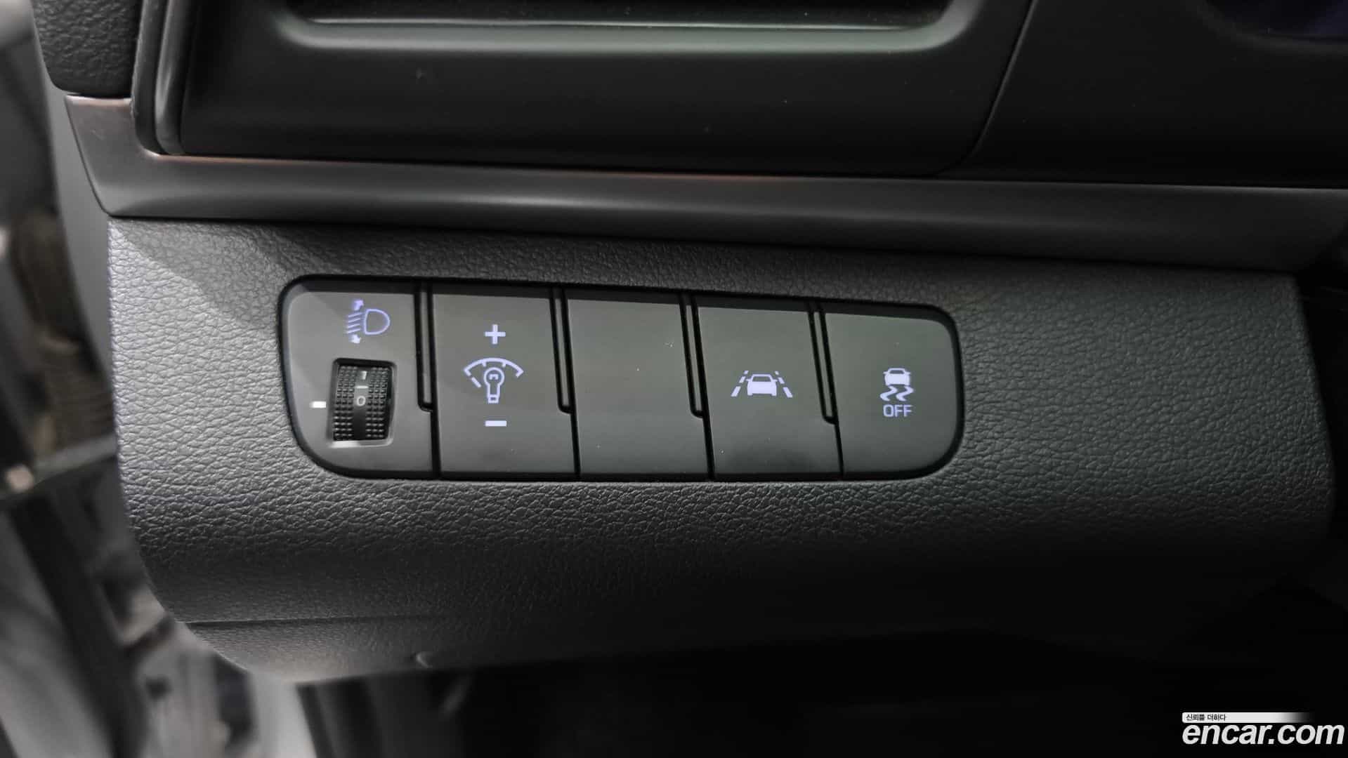 AVANTE Hyundai 2019.4-OPTION-021