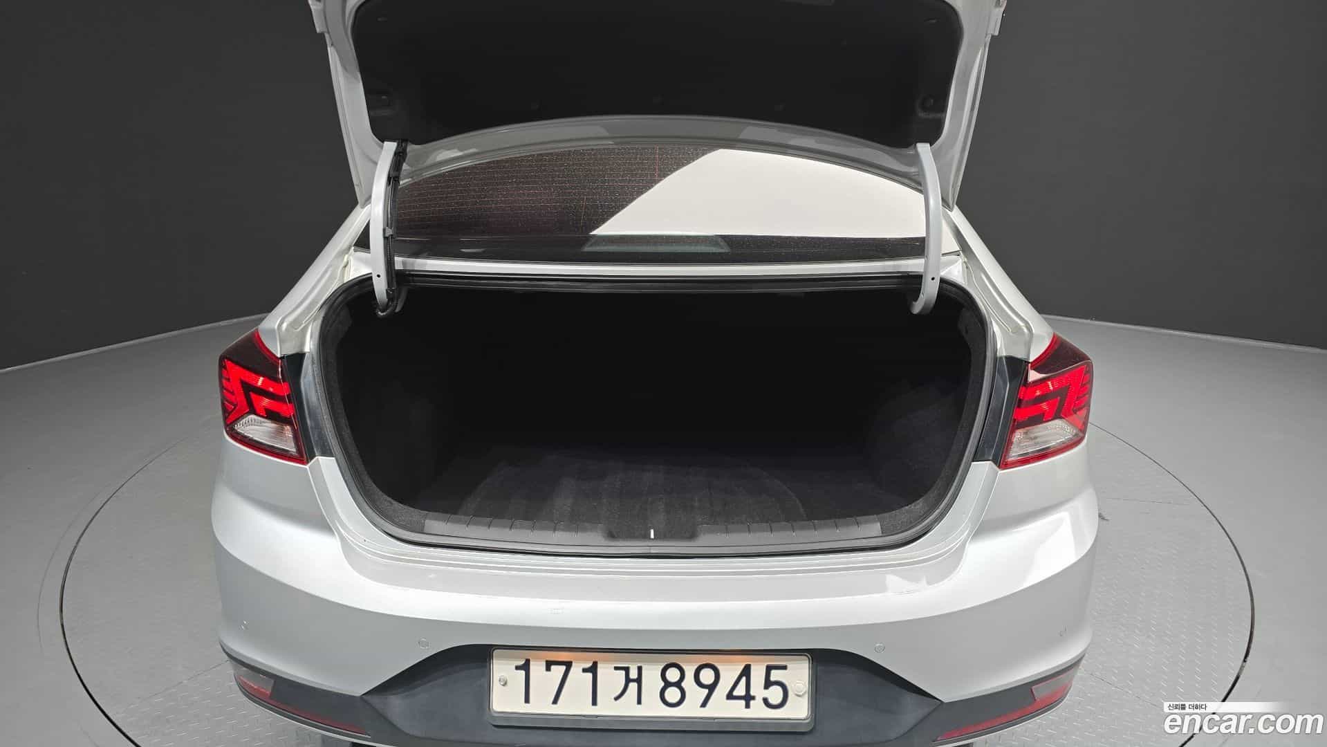 AVANTE Hyundai 2019.4-OPTION-024