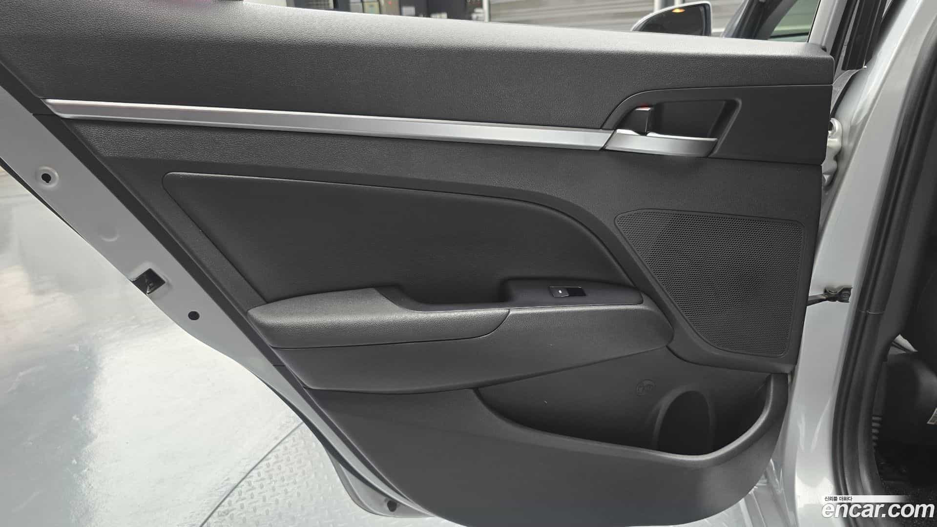 AVANTE Hyundai 2019.4-INNER-035