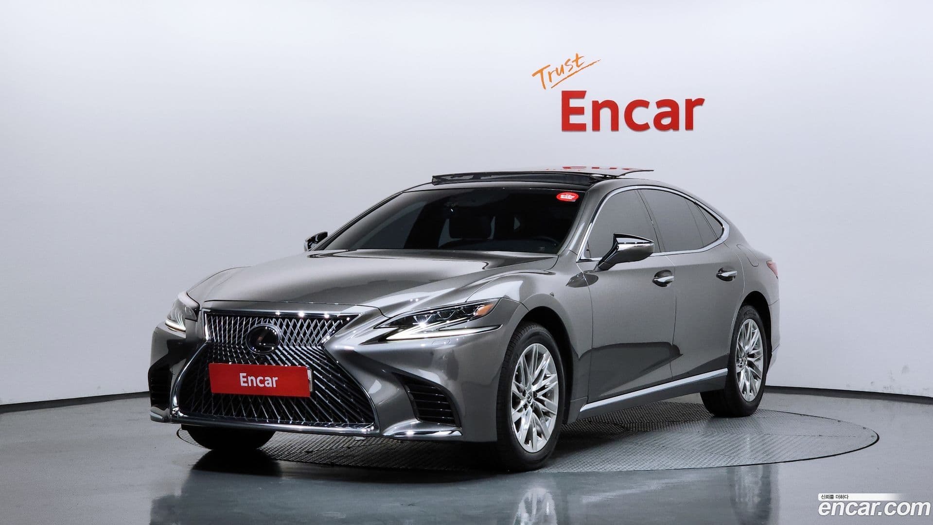 Main__Slider__Photo:LS Lexus 2019.5-0