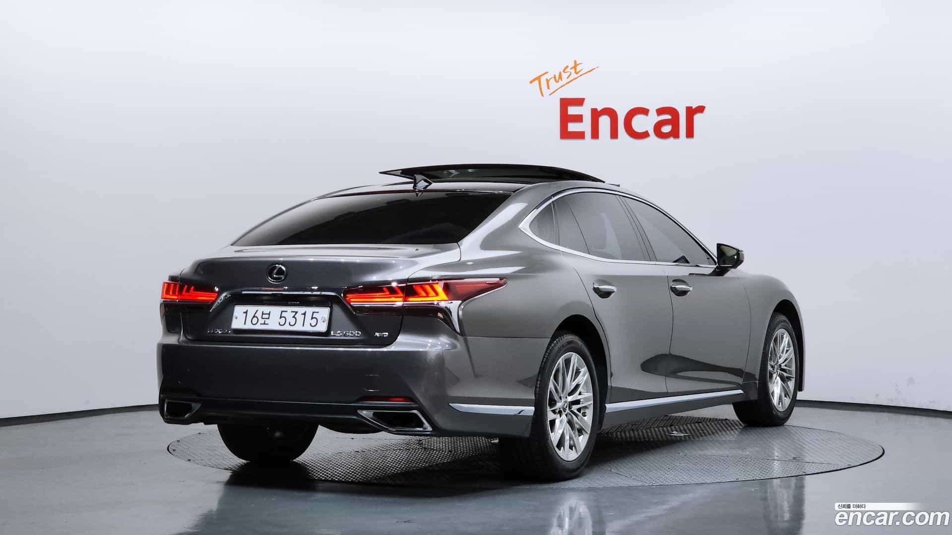 LS Lexus 2019.5-OUTER-002