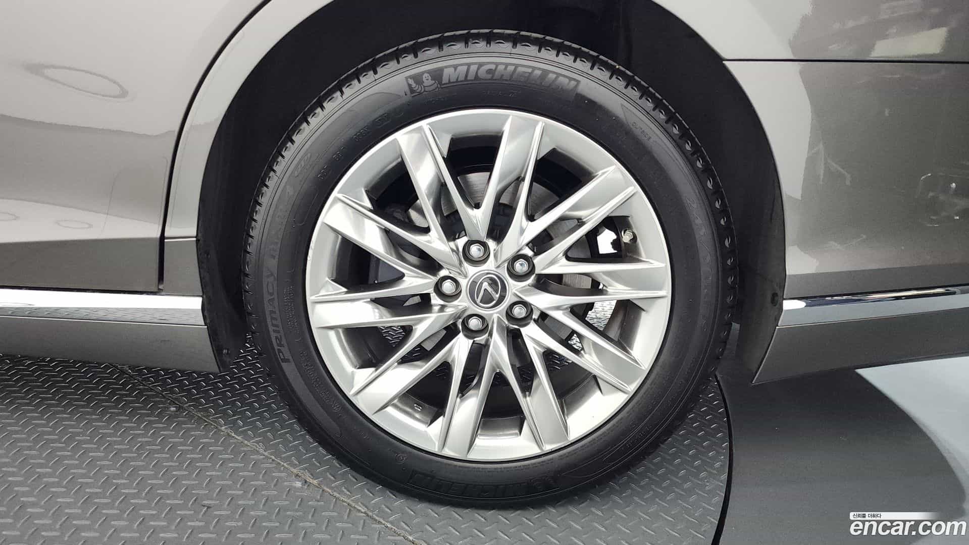 LS Lexus 2019.5-OUTER-031