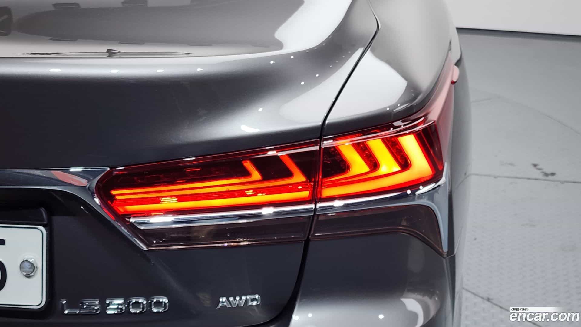 LS Lexus 2019.5-OUTER-033