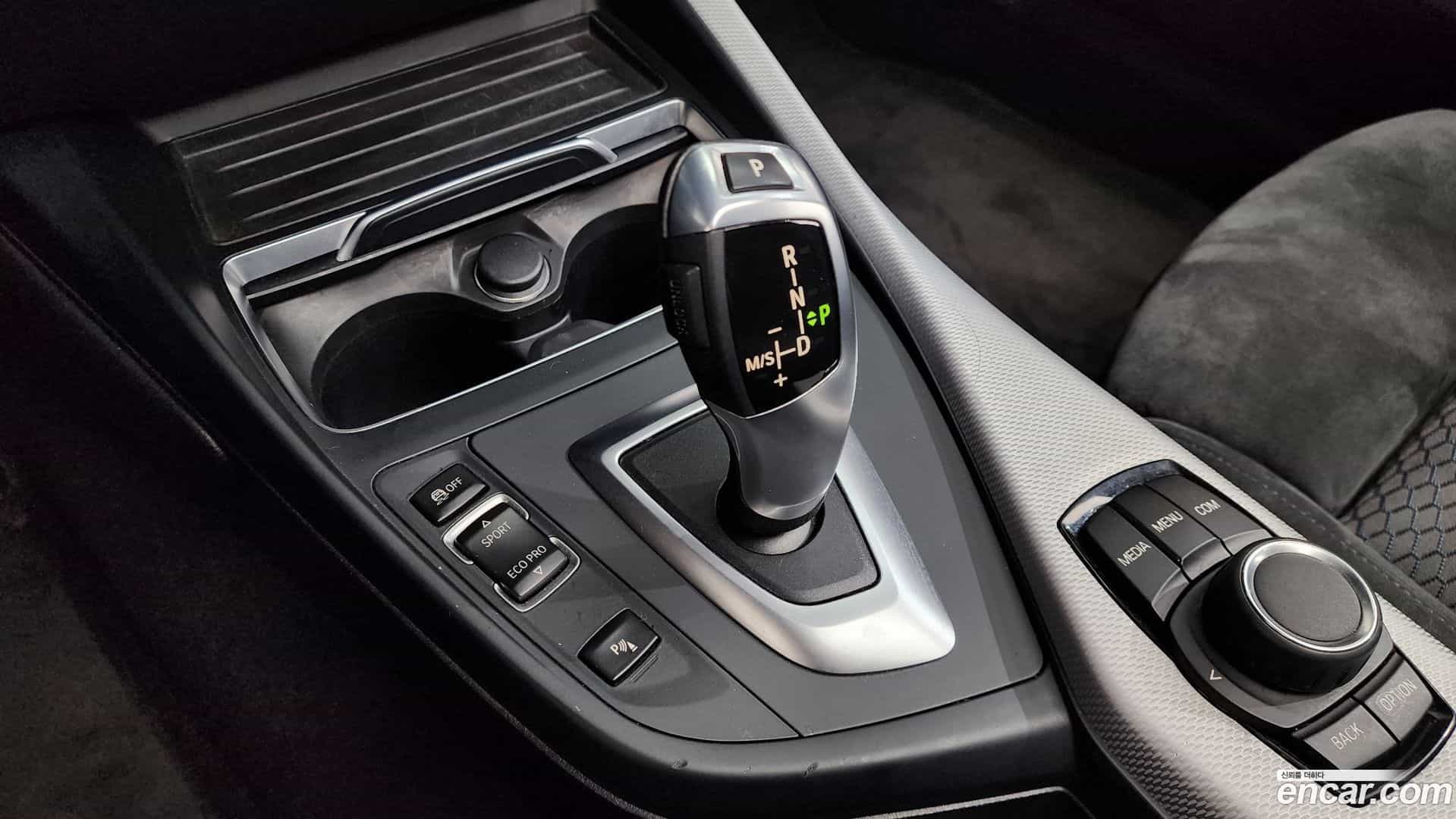 1-Series BMW 2017.11-INNER-009