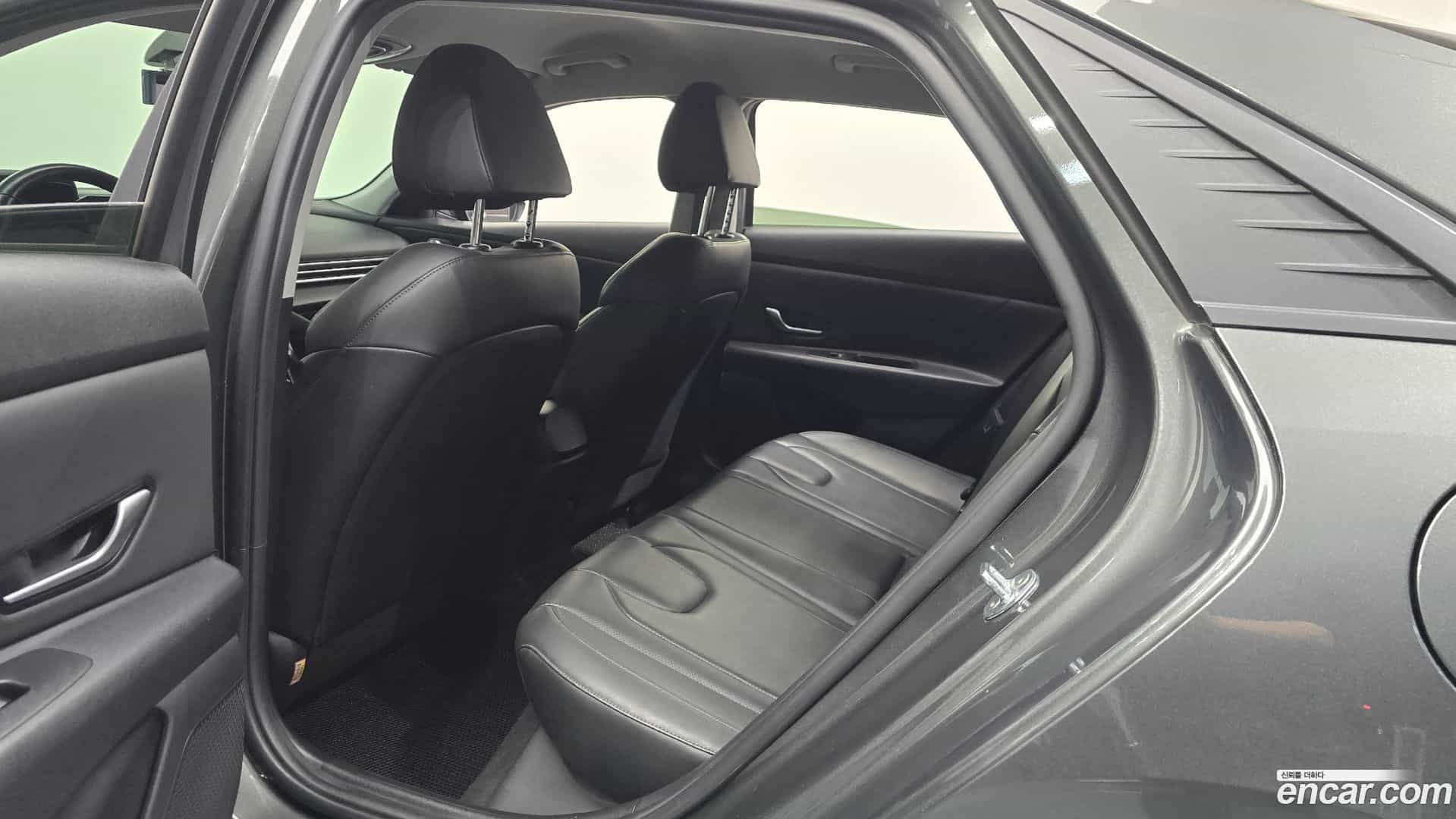 AVANTE Hyundai 2021.1-OPTION-015