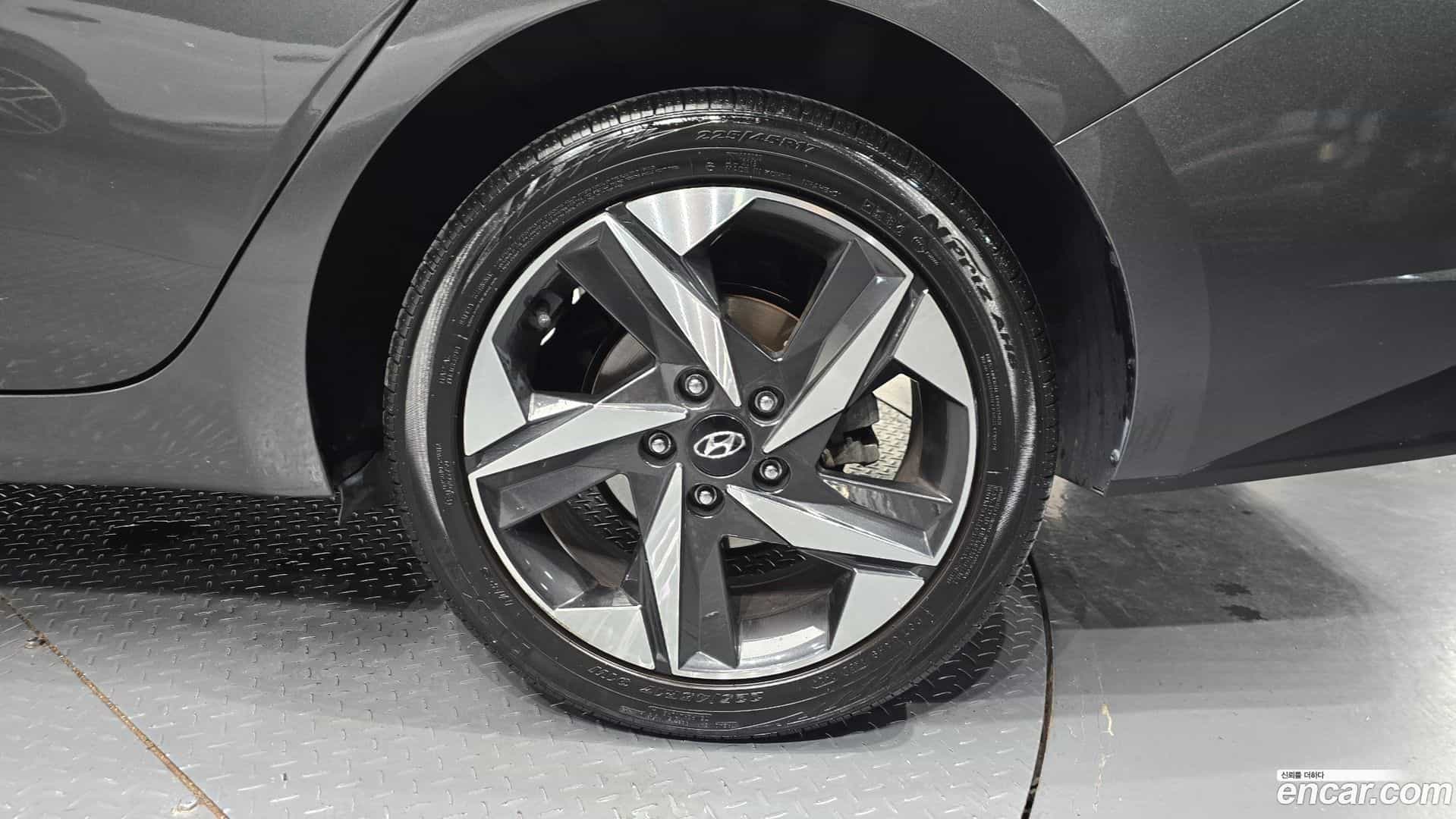 AVANTE Hyundai 2021.1-OUTER-031