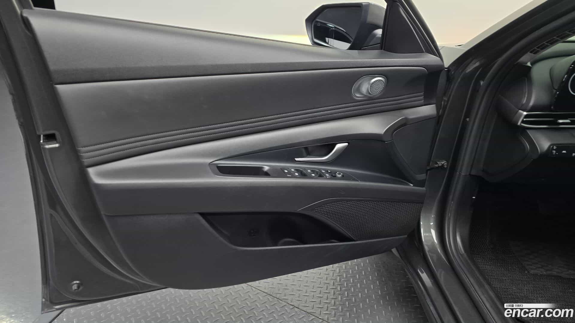 AVANTE Hyundai 2021.1-INNER-034