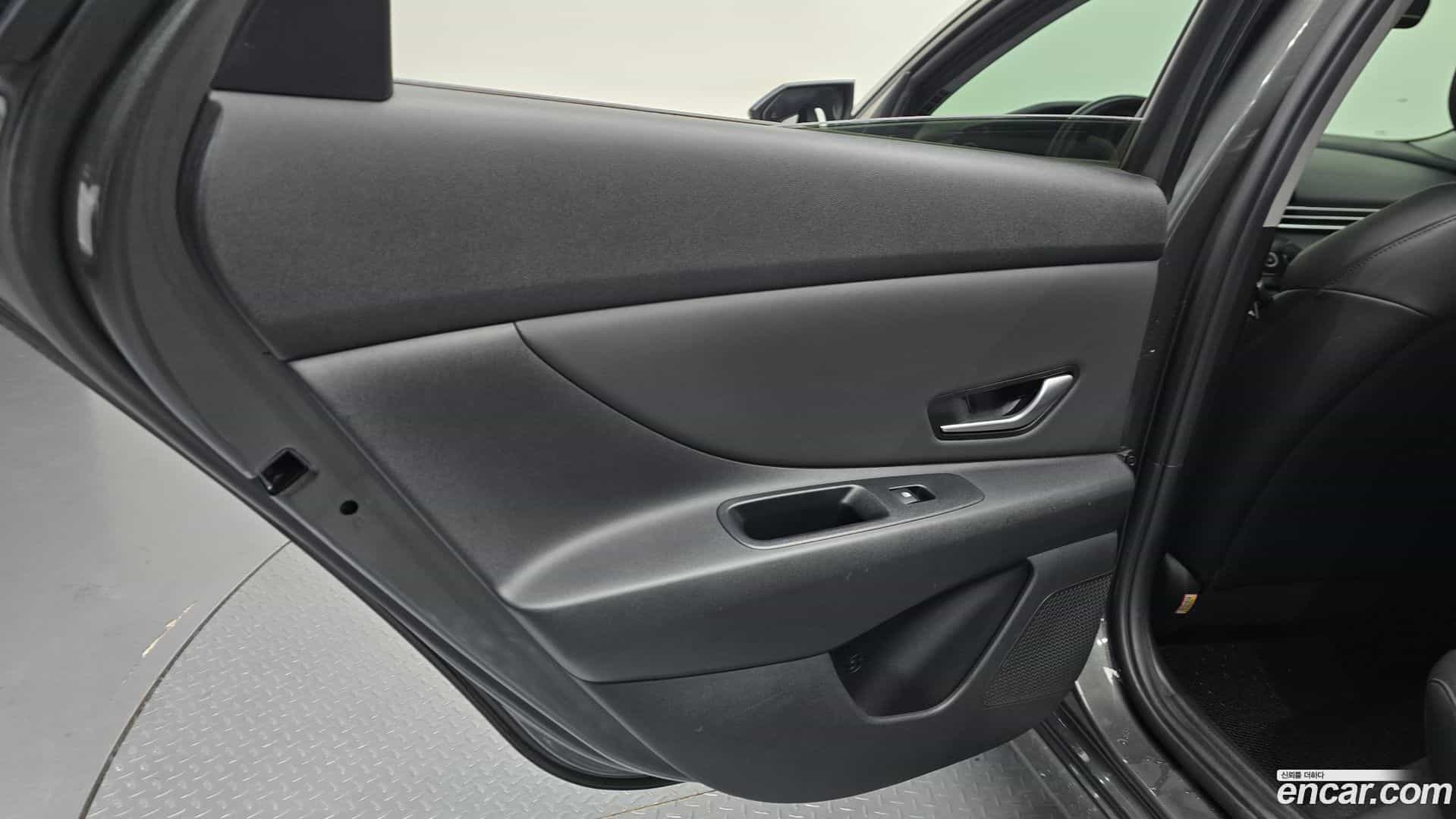 AVANTE Hyundai 2021.1-INNER-035