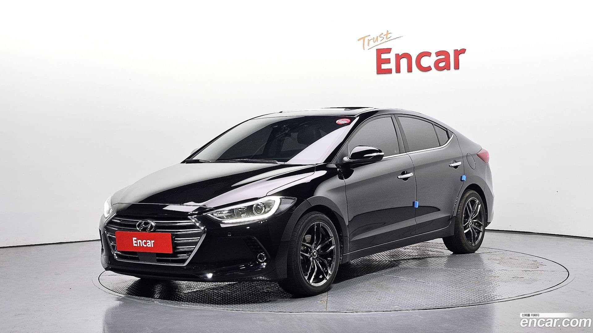 Main__Slider__Photo:AVANTE Hyundai 2017.3-0