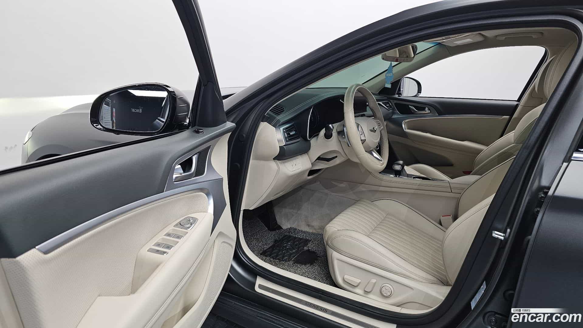 G70 Genesis 2022.11-INNER-010