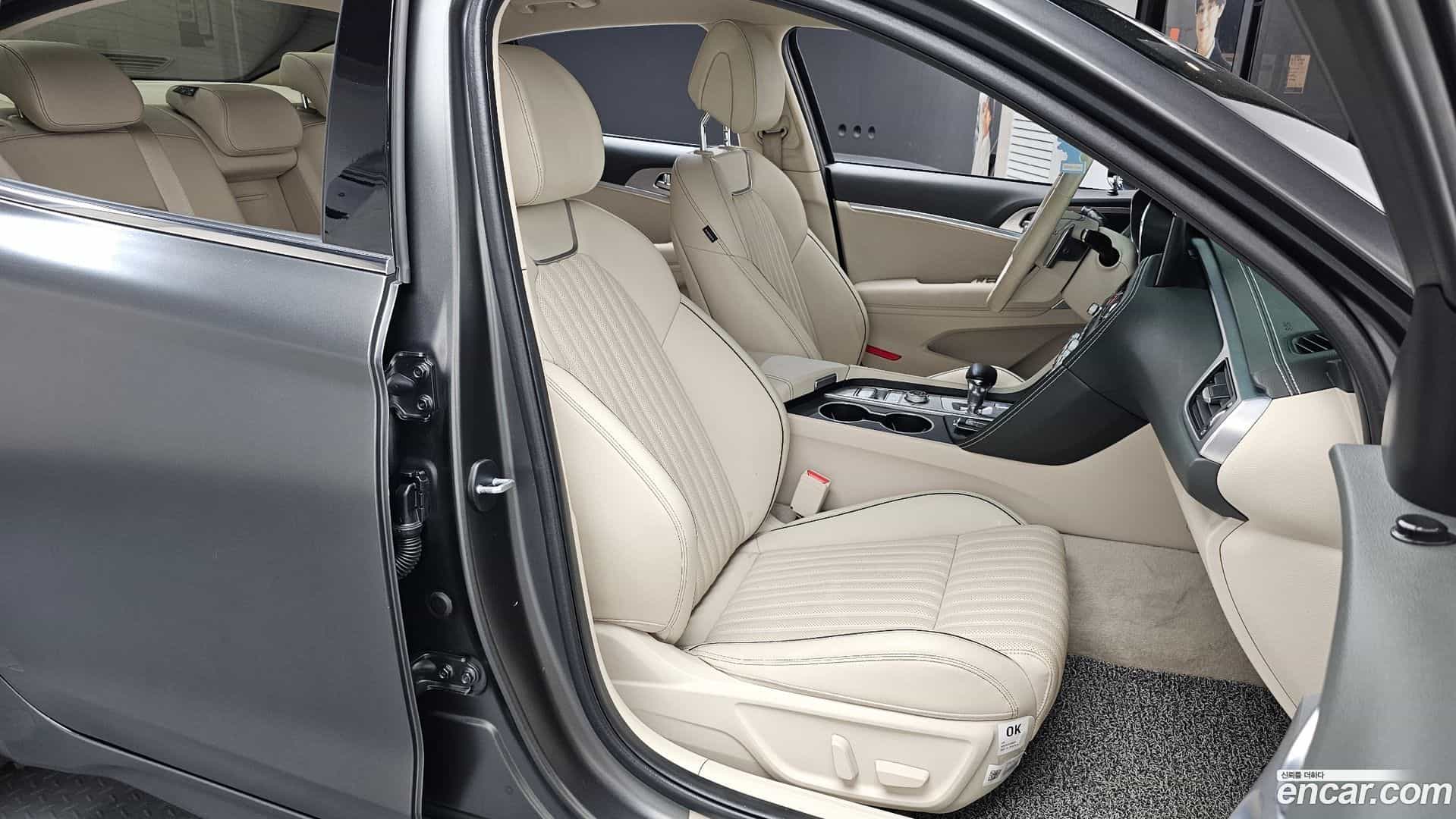 G70 Genesis 2022.11-INNER-036