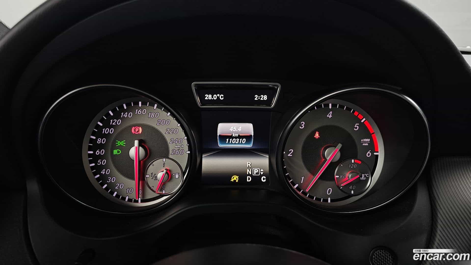CLA-Class Mercedes-Benz 2016.3-INNER-008