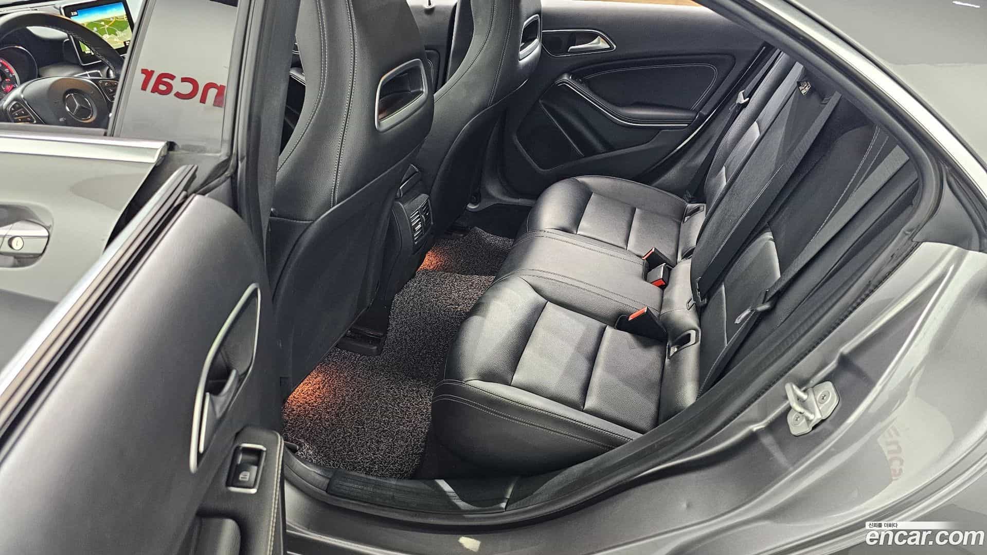 CLA-Class Mercedes-Benz 2016.3-OPTION-015