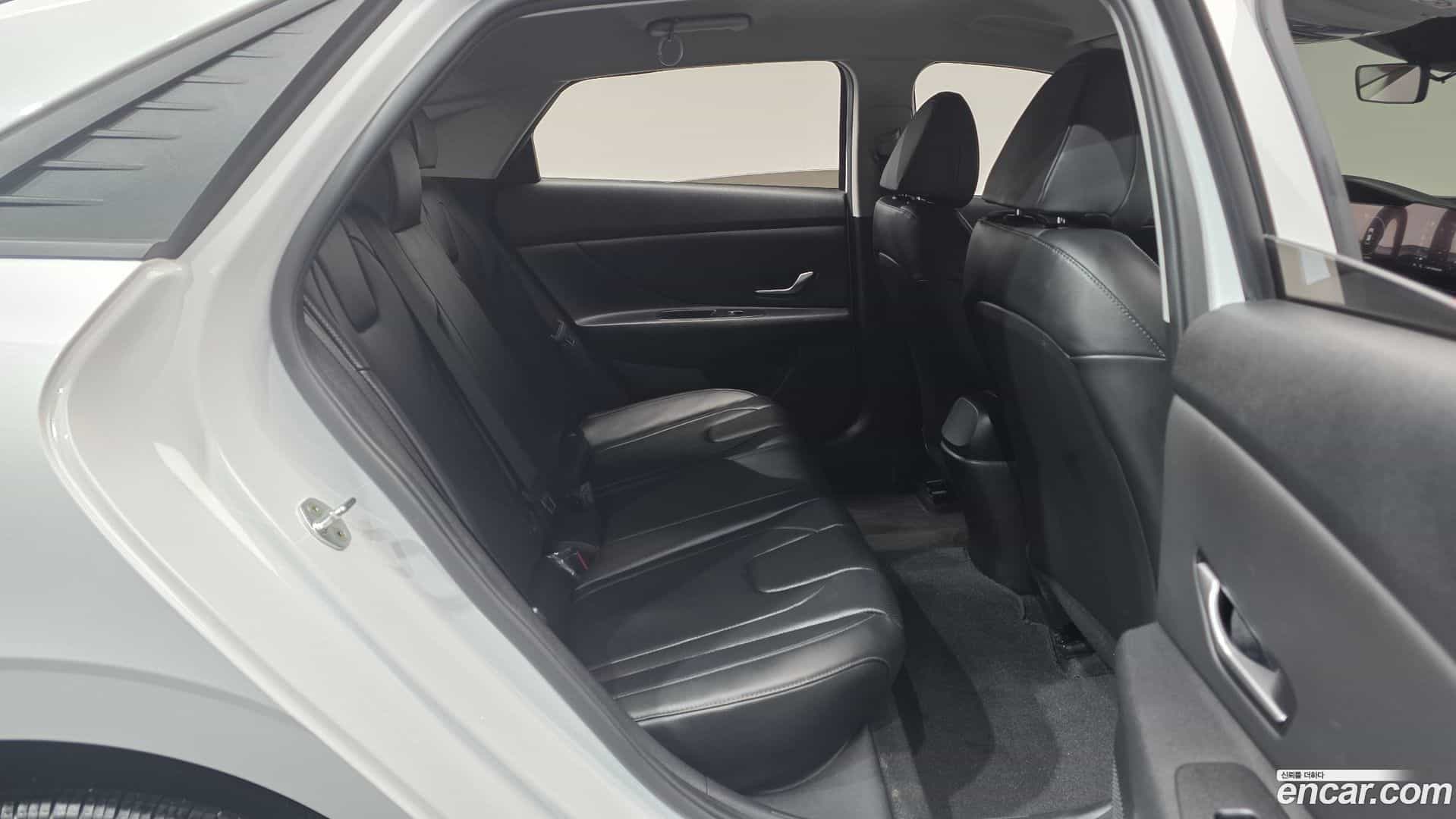 AVANTE Hyundai 2021.8-OPTION-016