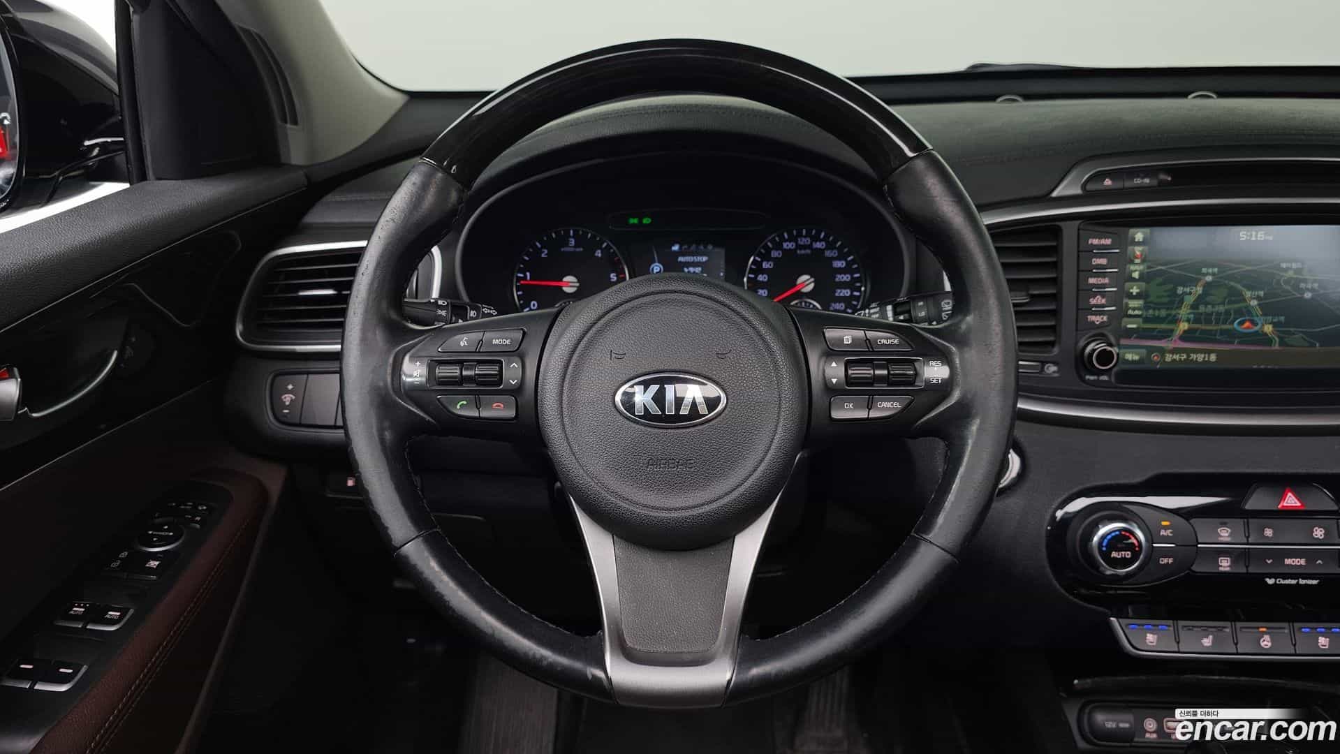 Sorento Kia 2016.2-OPTION-017