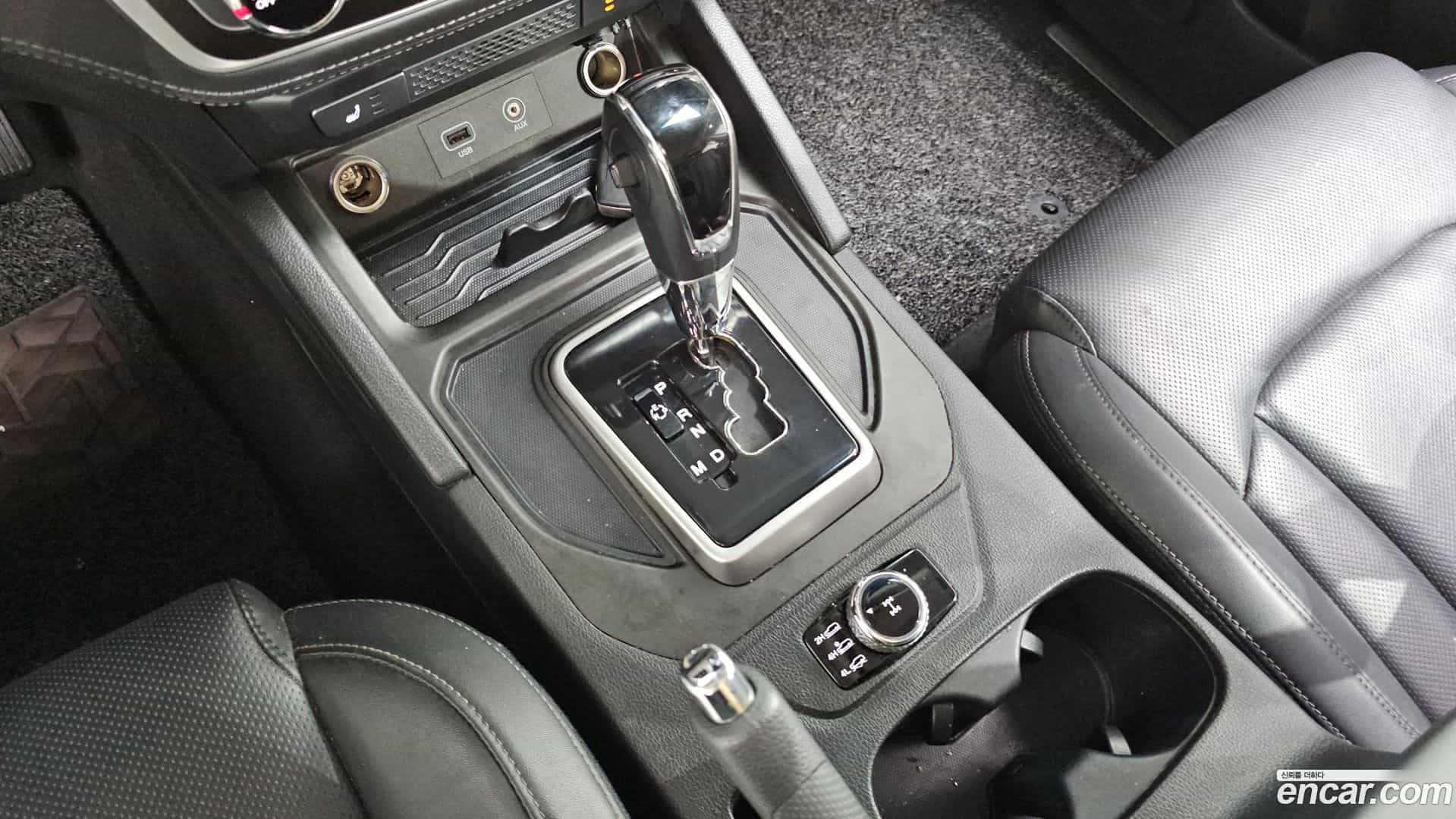 Rexton KG Mobility 2019.0-INNER-009