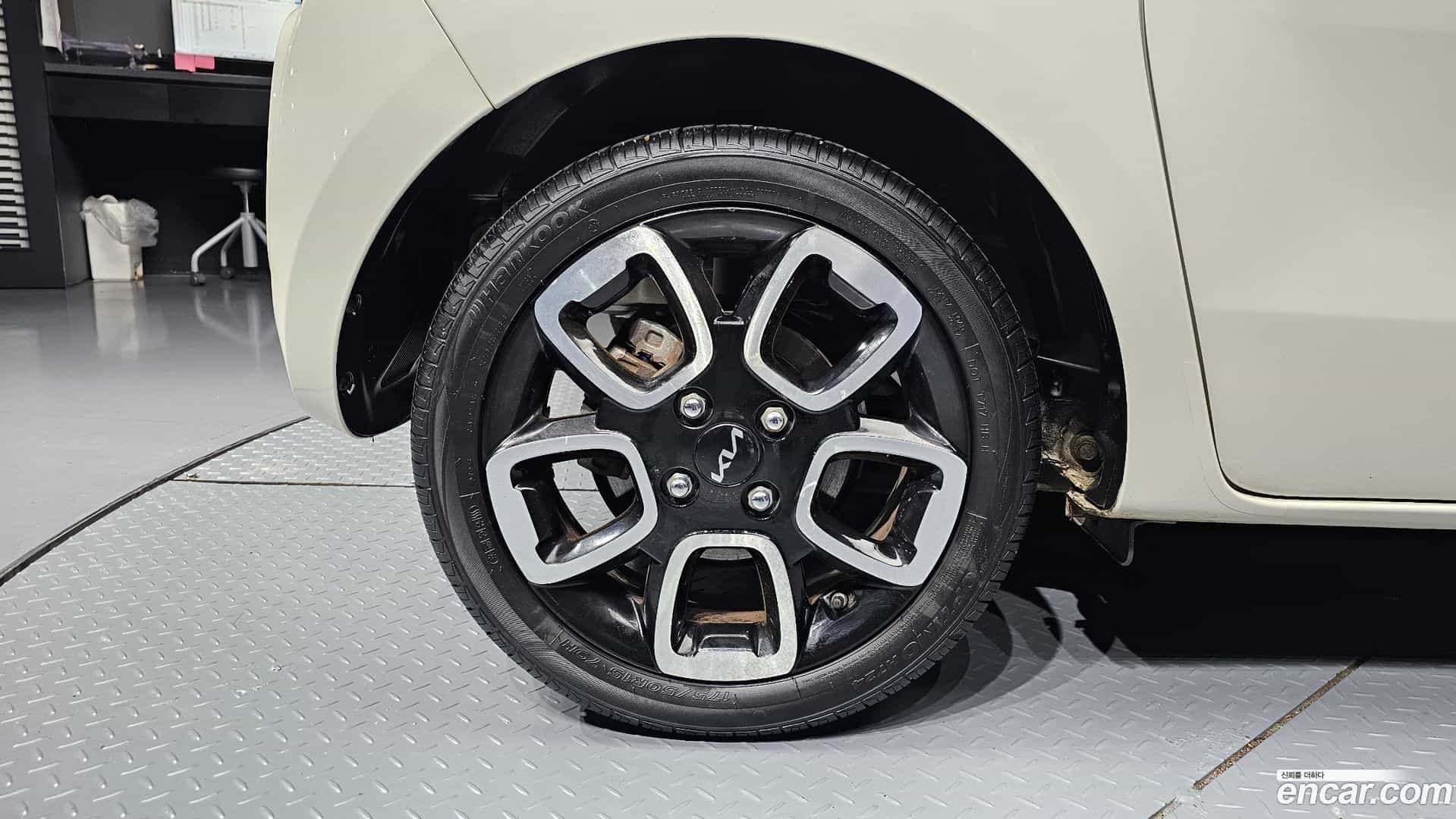 RAY Kia 2022.0-OUTER-005