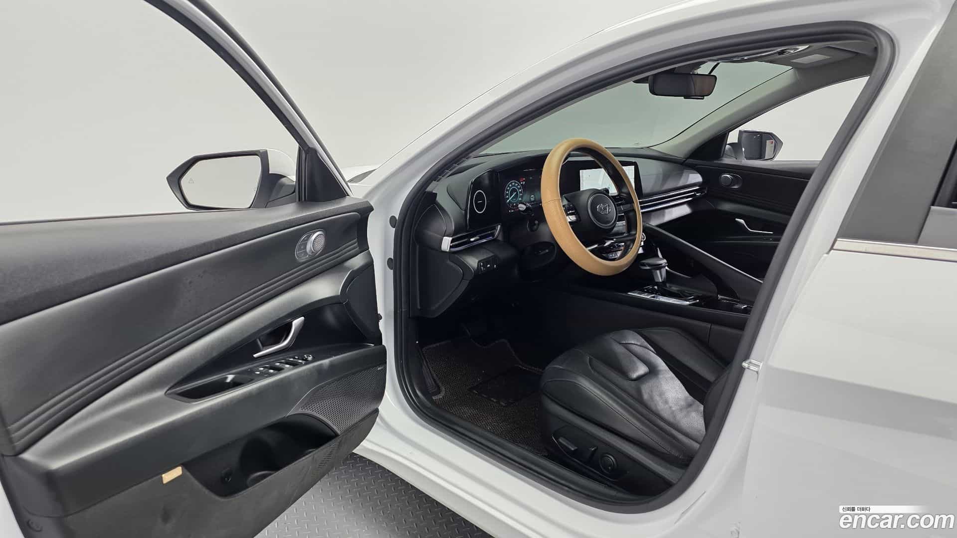 AVANTE Hyundai 2020.3-INNER-010