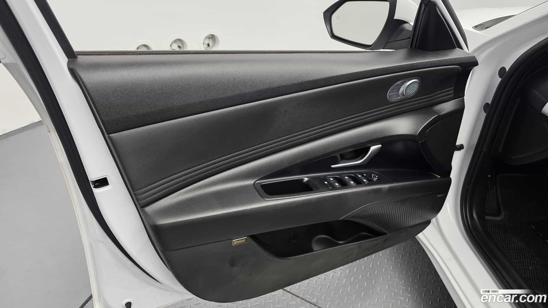 AVANTE Hyundai 2020.3-INNER-034