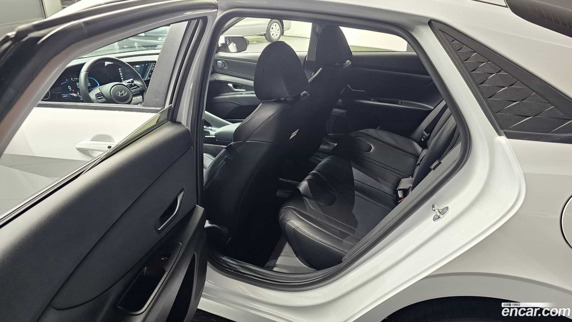 AVANTE Hyundai 2023.3-OPTION-015
