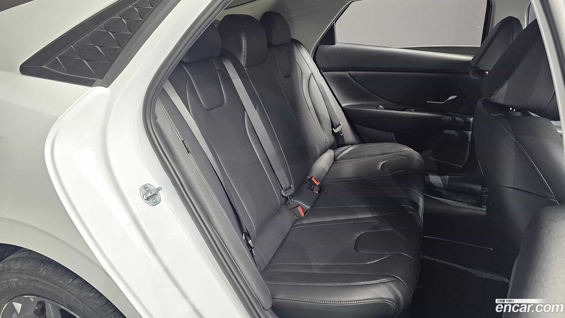 AVANTE Hyundai 2023.3-OPTION-016