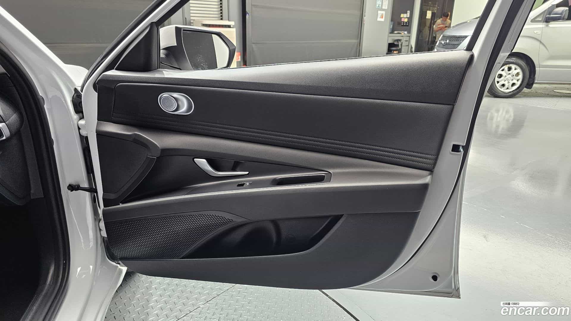 AVANTE Hyundai 2023.3-INNER-035