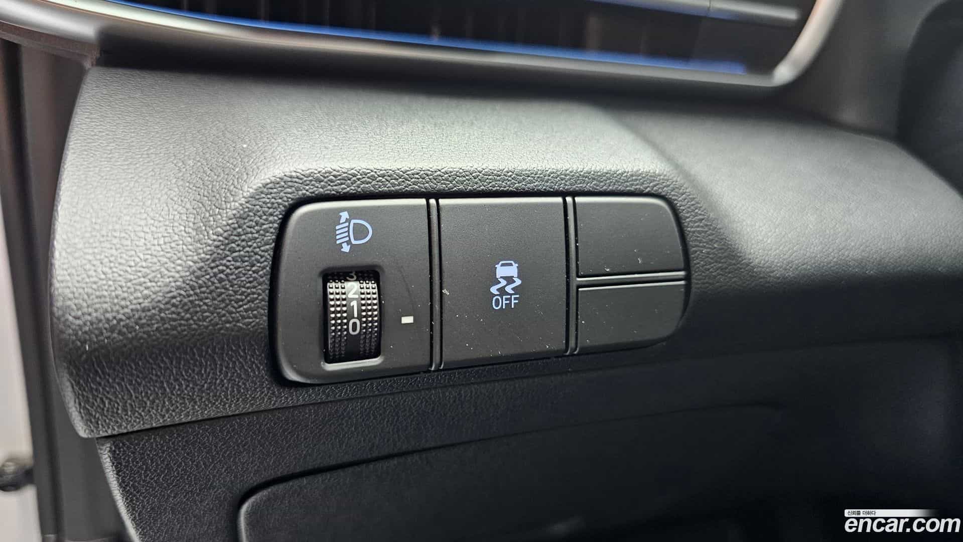 AVANTE Hyundai 2023.3-OPTION-041