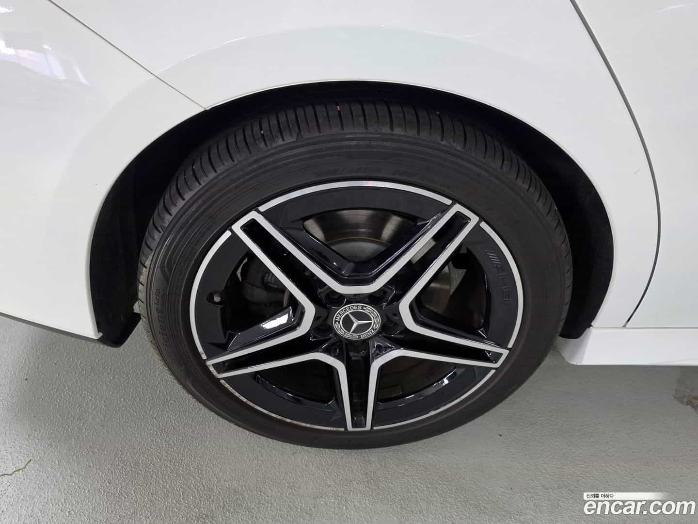 CLA-Class Mercedes-Benz 2022.3-OUTER-005