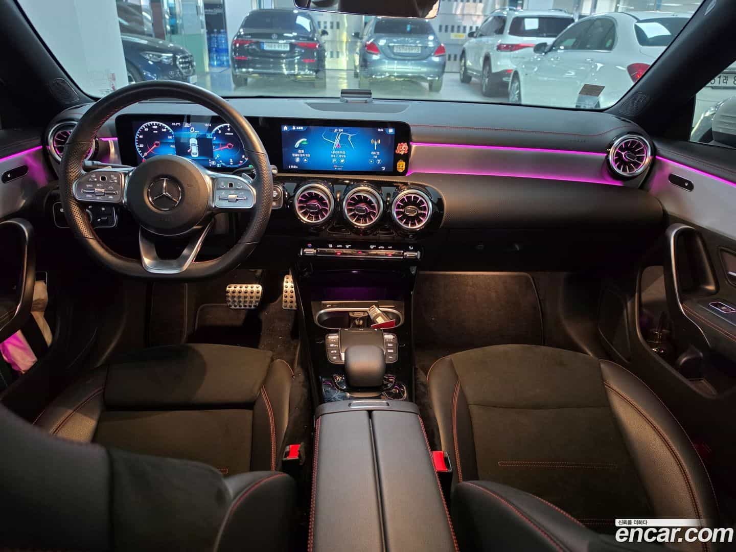 CLA-Class Mercedes-Benz 2022.3-INNER-007