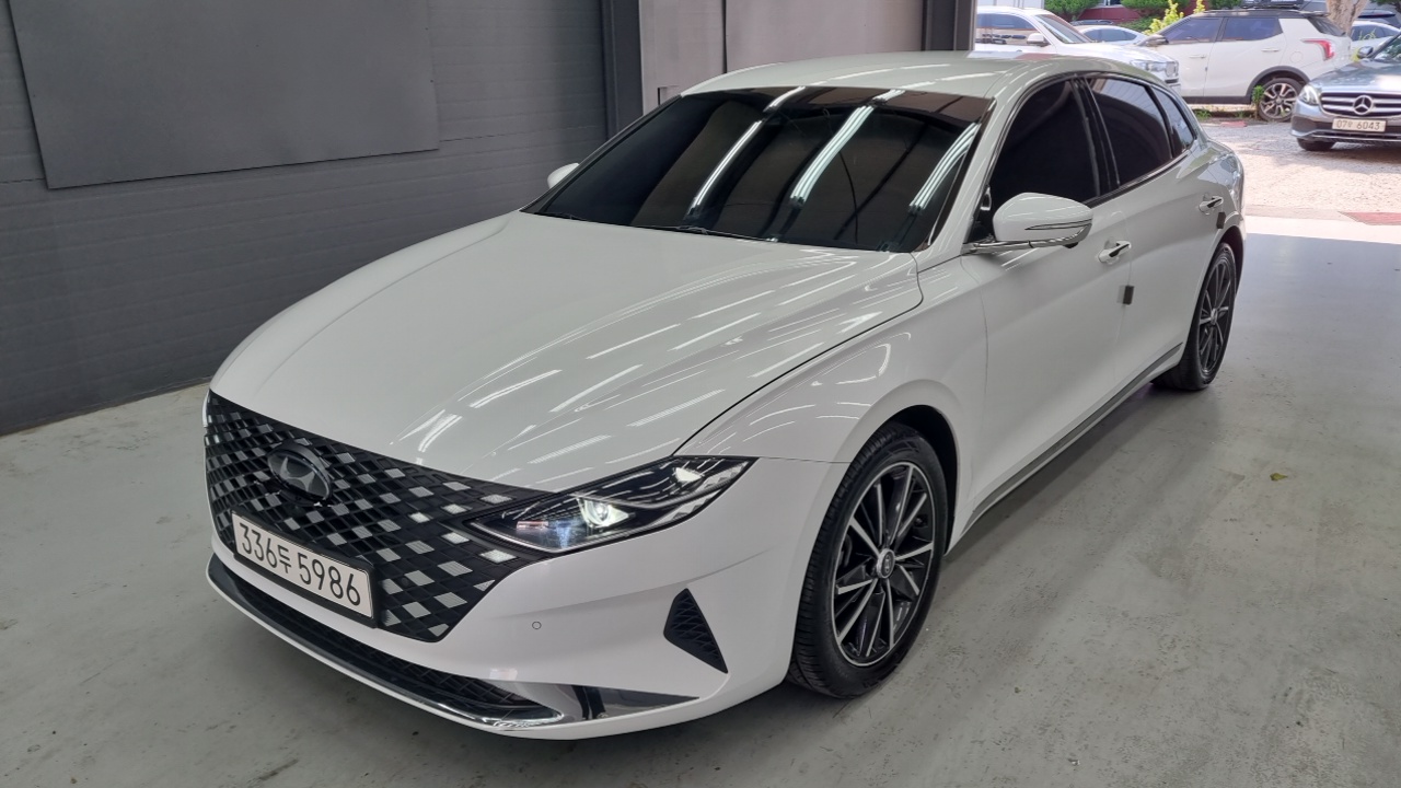 Main__Slider__Photo:Grandeur Hyundai 2022.2-0