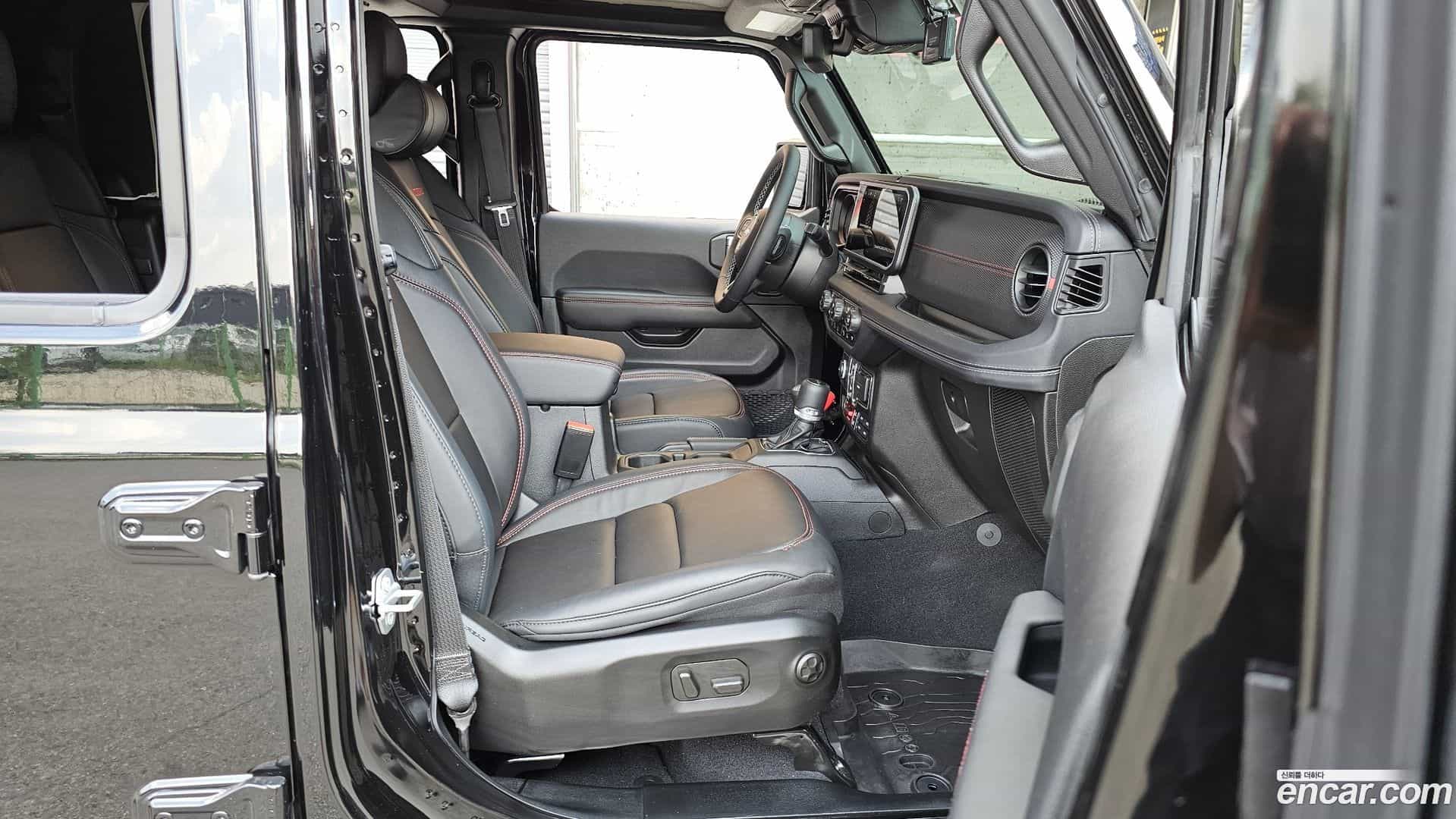 Gladiator Jeep 2025.11-OPTION-015