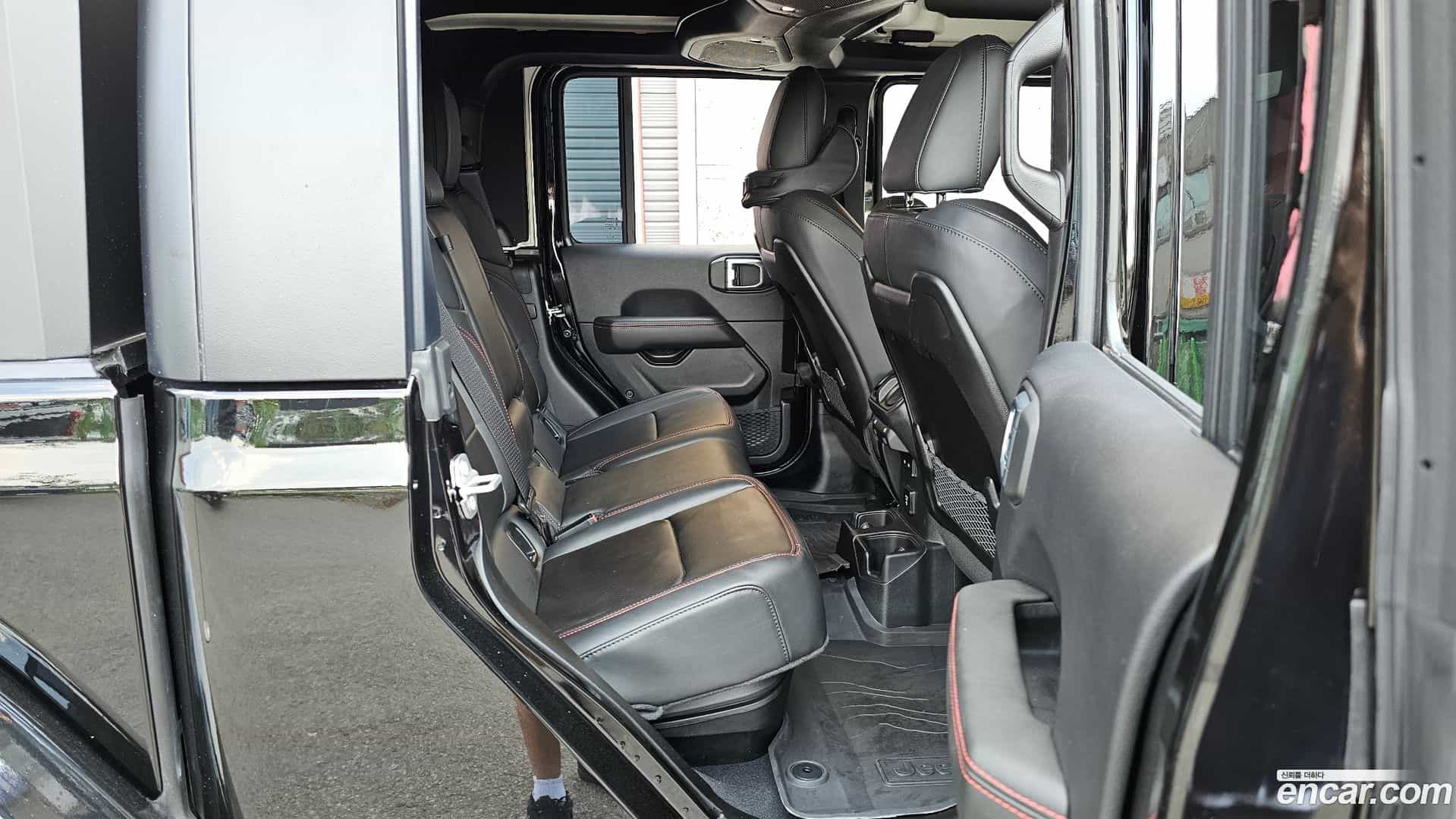 Gladiator Jeep 2025.11-OPTION-016
