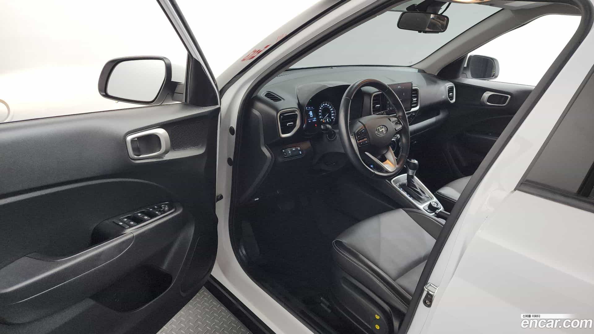 Venue Hyundai 2021.4-INNER-010