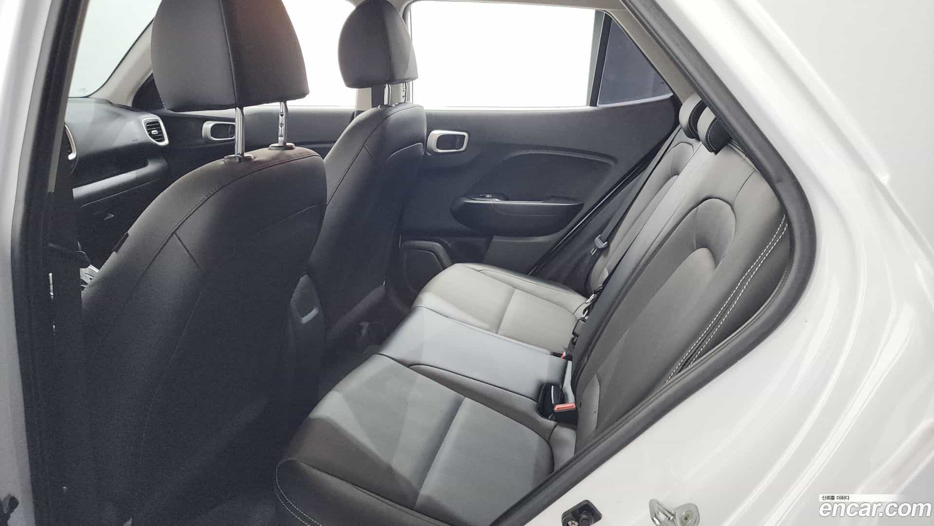 Venue Hyundai 2021.4-OPTION-015