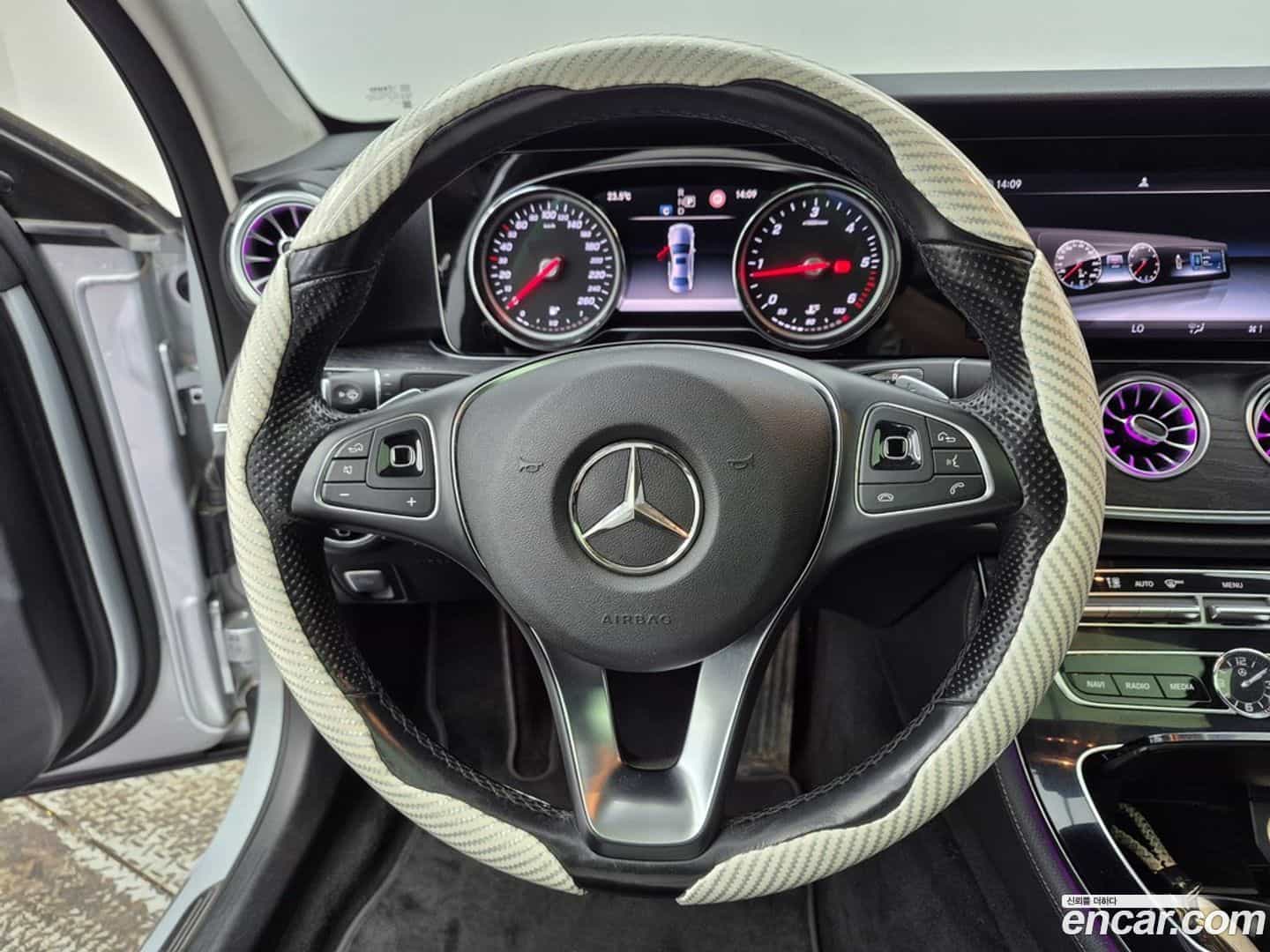 E-Class Mercedes-Benz 2017.5-OPTION-017