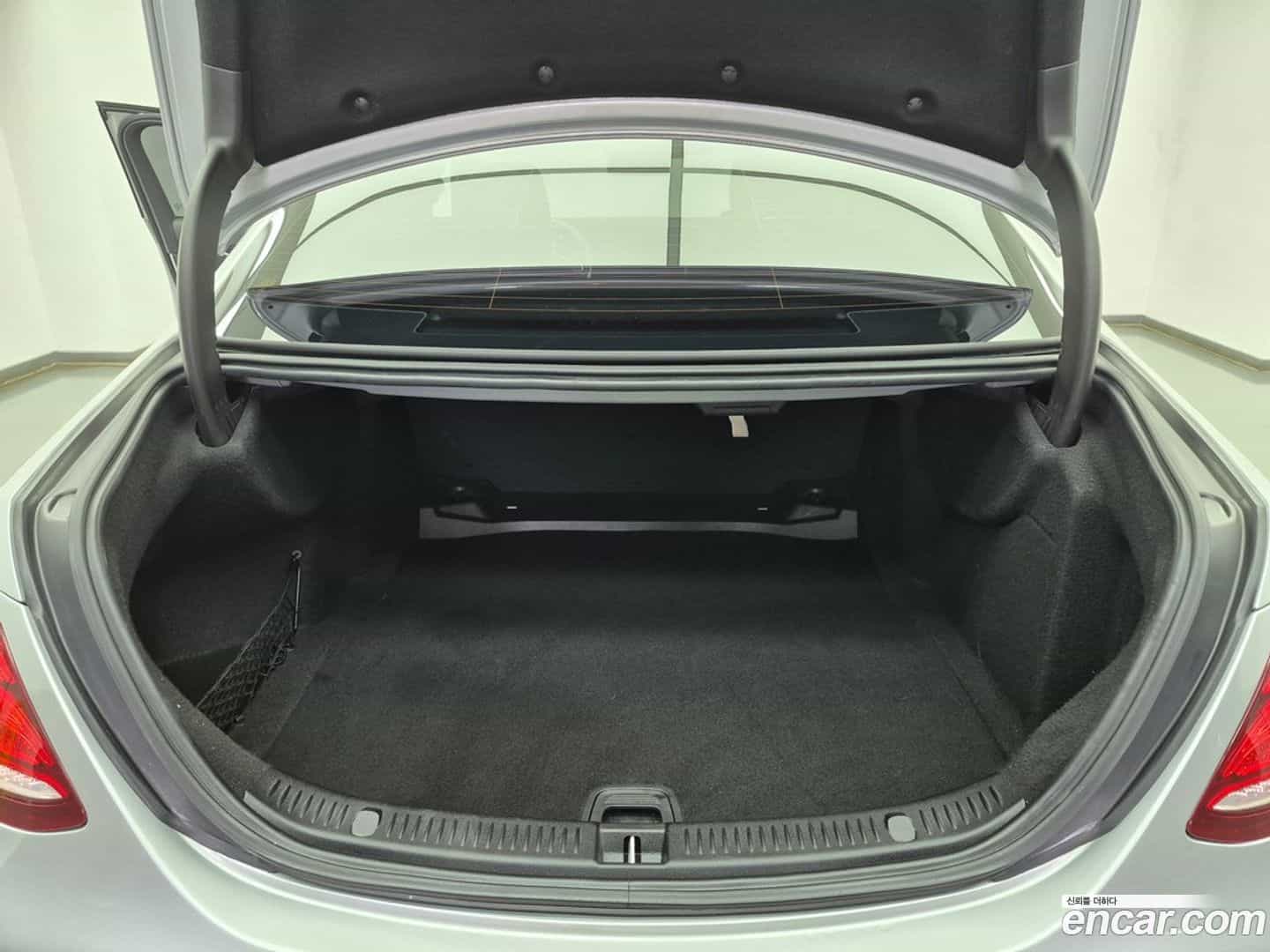 E-Class Mercedes-Benz 2017.5-OPTION-019