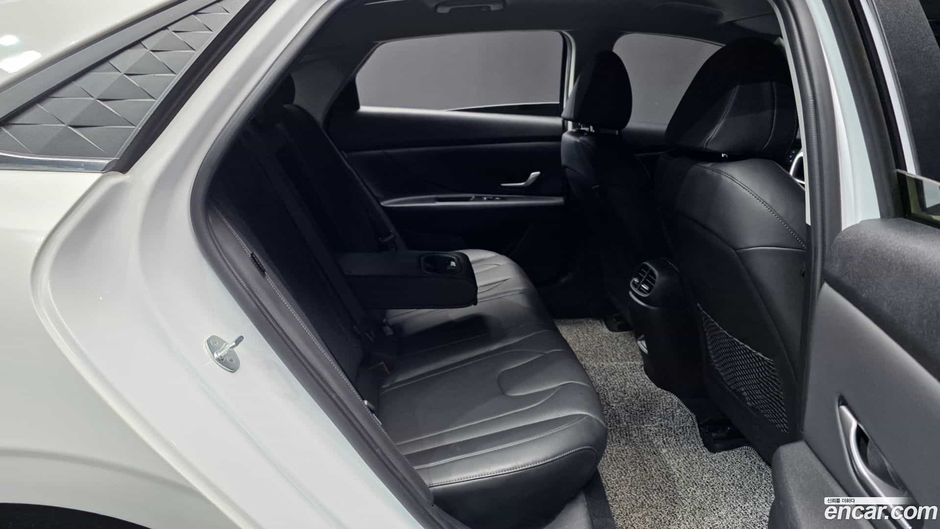 AVANTE Hyundai 2023.4-OPTION-016