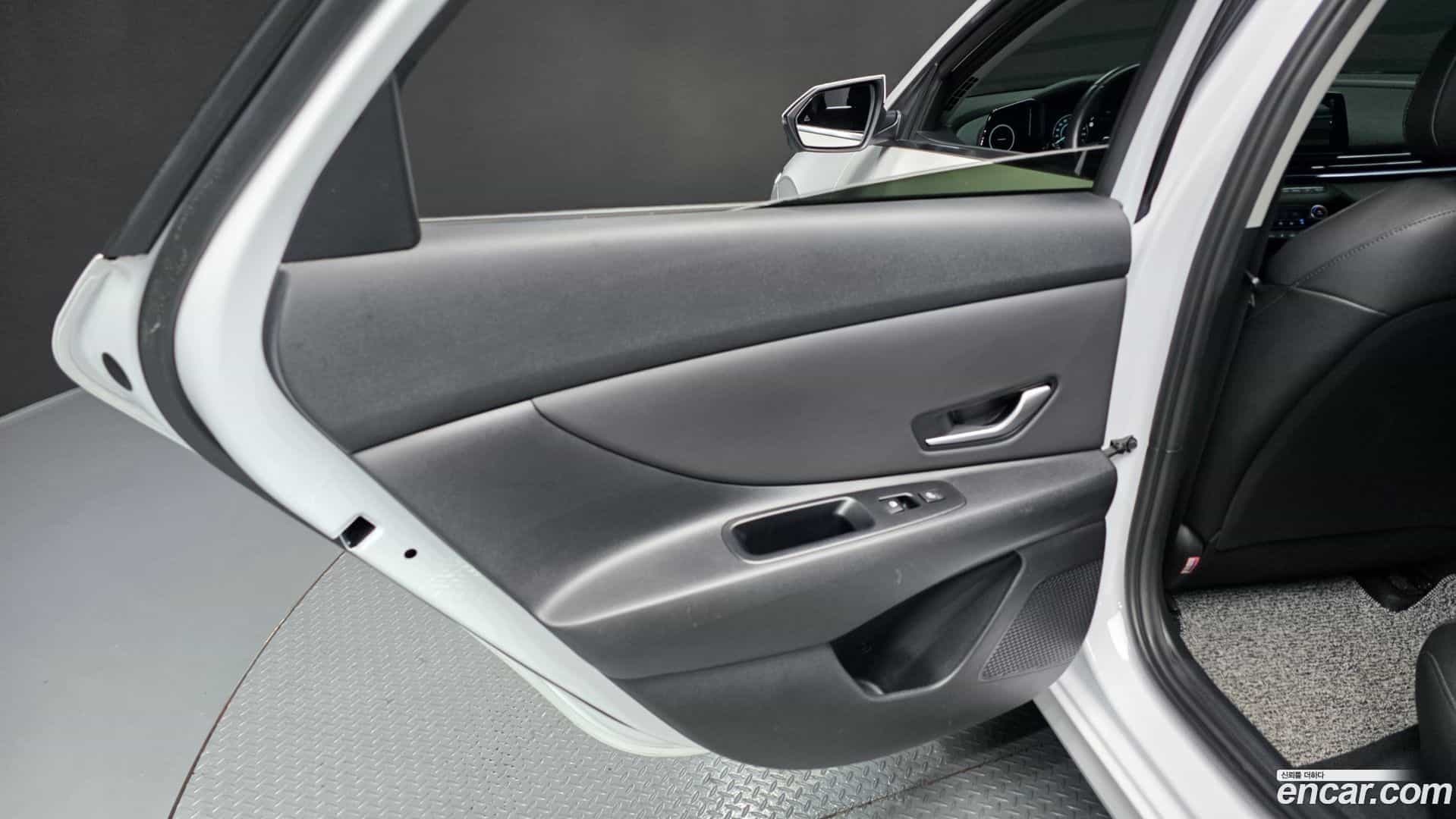 AVANTE Hyundai 2023.4-INNER-035