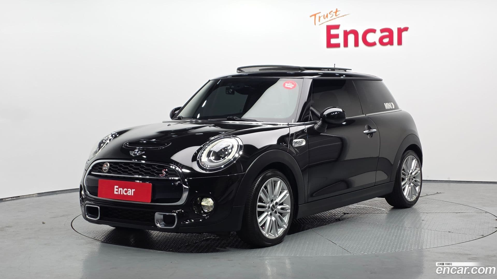 Main__Slider__Photo:Cooper Mini 2014.11-0