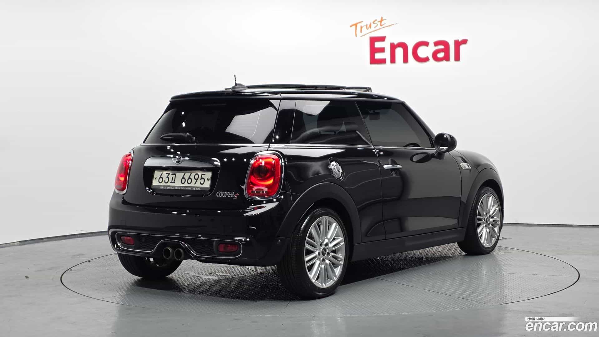 Cooper Mini 2014.11-OUTER-002