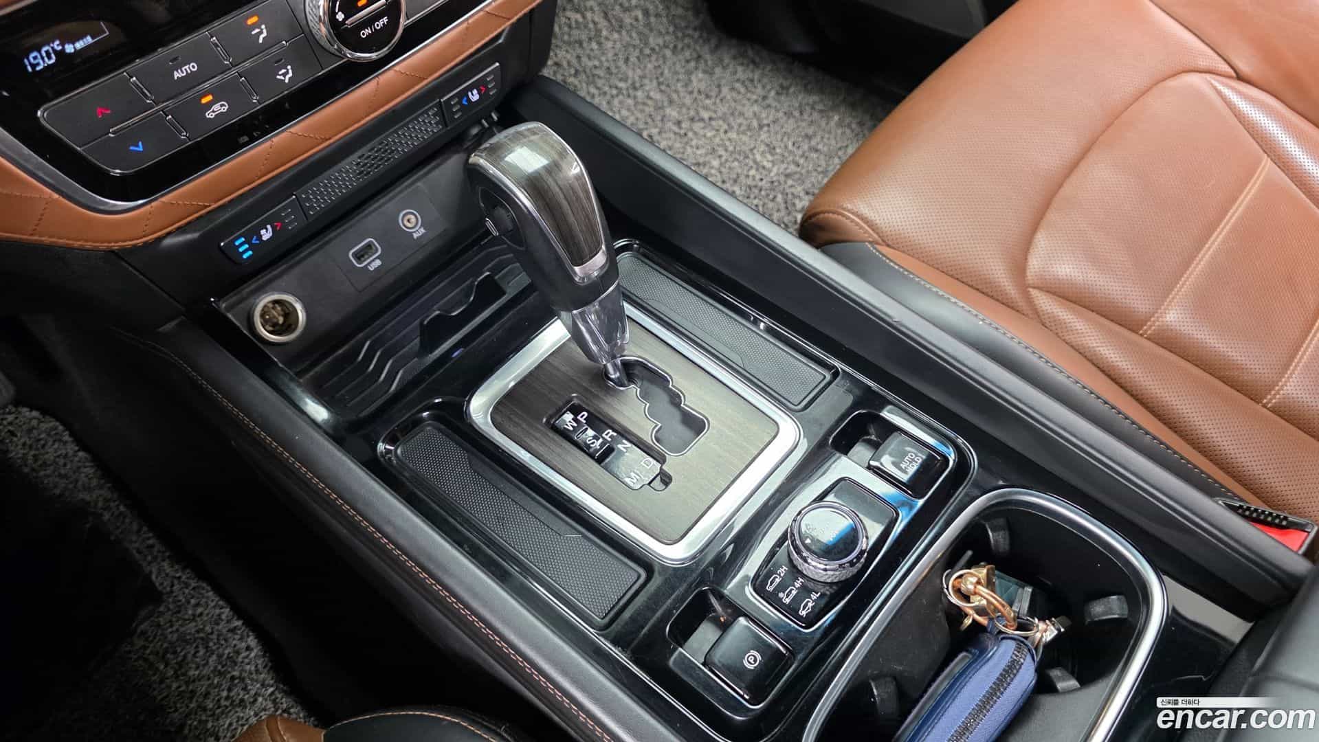 Rexton KG Mobility 2017.8-INNER-009