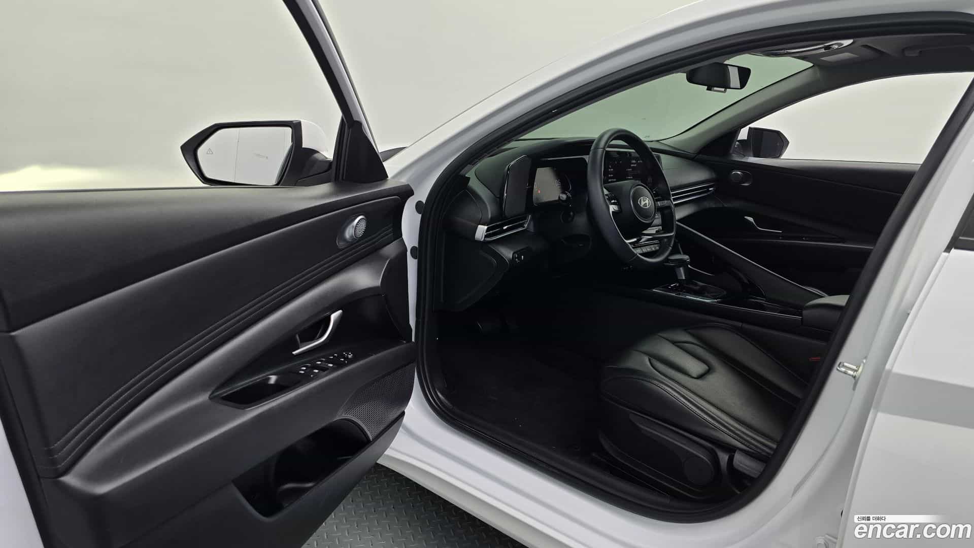 AVANTE Hyundai 2024.10-INNER-010