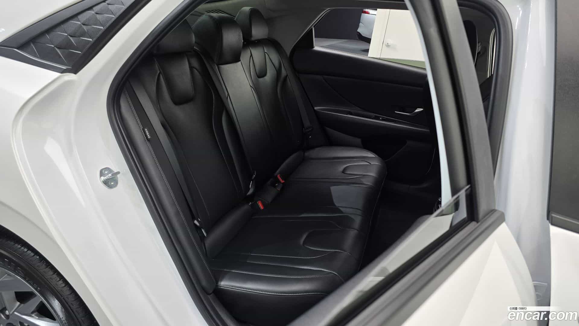 AVANTE Hyundai 2024.10-OPTION-015