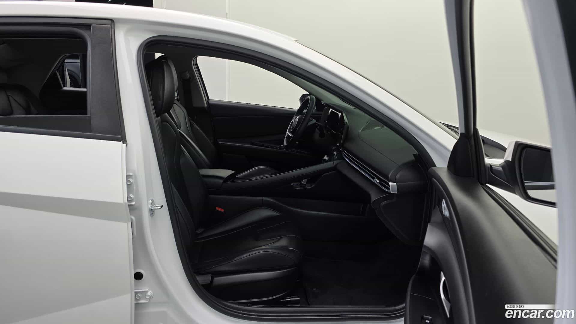 AVANTE Hyundai 2024.10-INNER-036